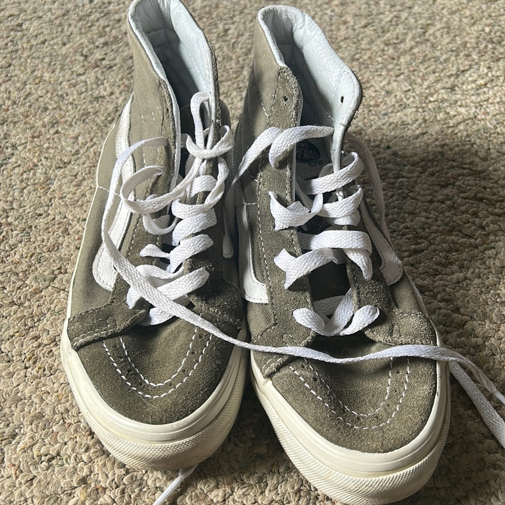 Vans olive green. Great condition. I just don’t wear them often